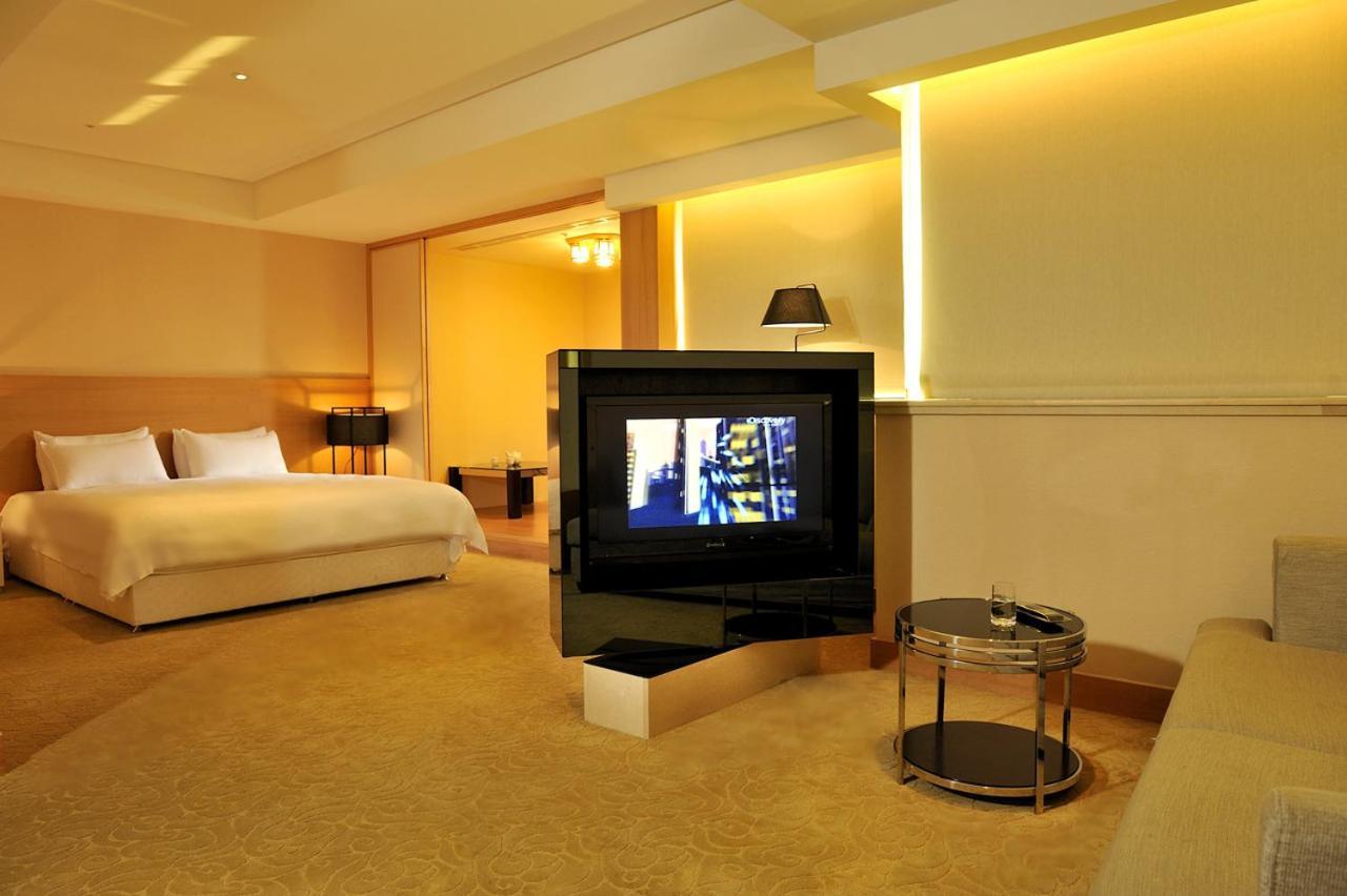 Asia Emperor Hotel 台南 エクステリア 写真